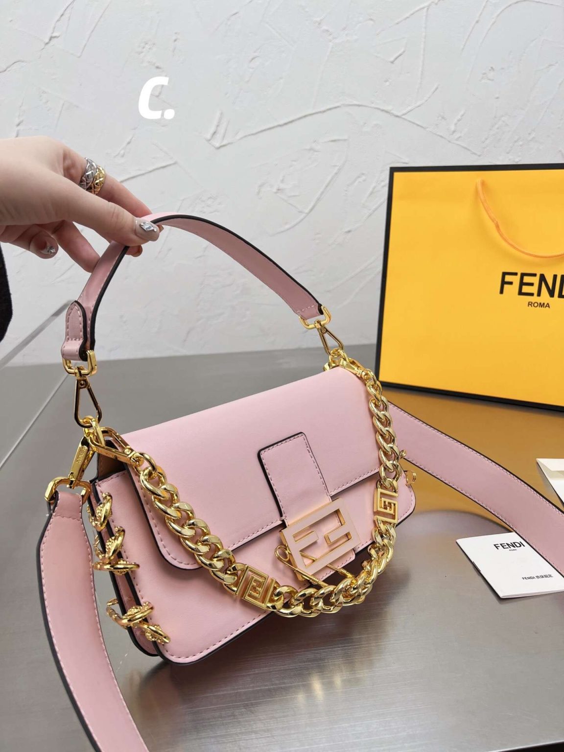 Fendi shoulder bag - Laxe Online