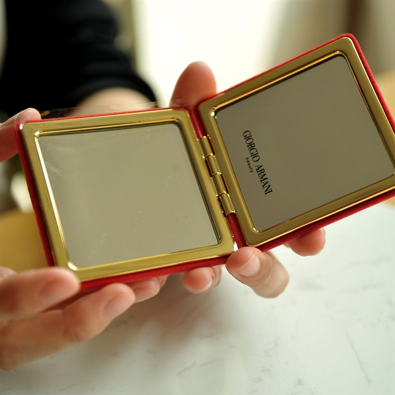 Giorgio Armani make-up mirror - Laxe Online