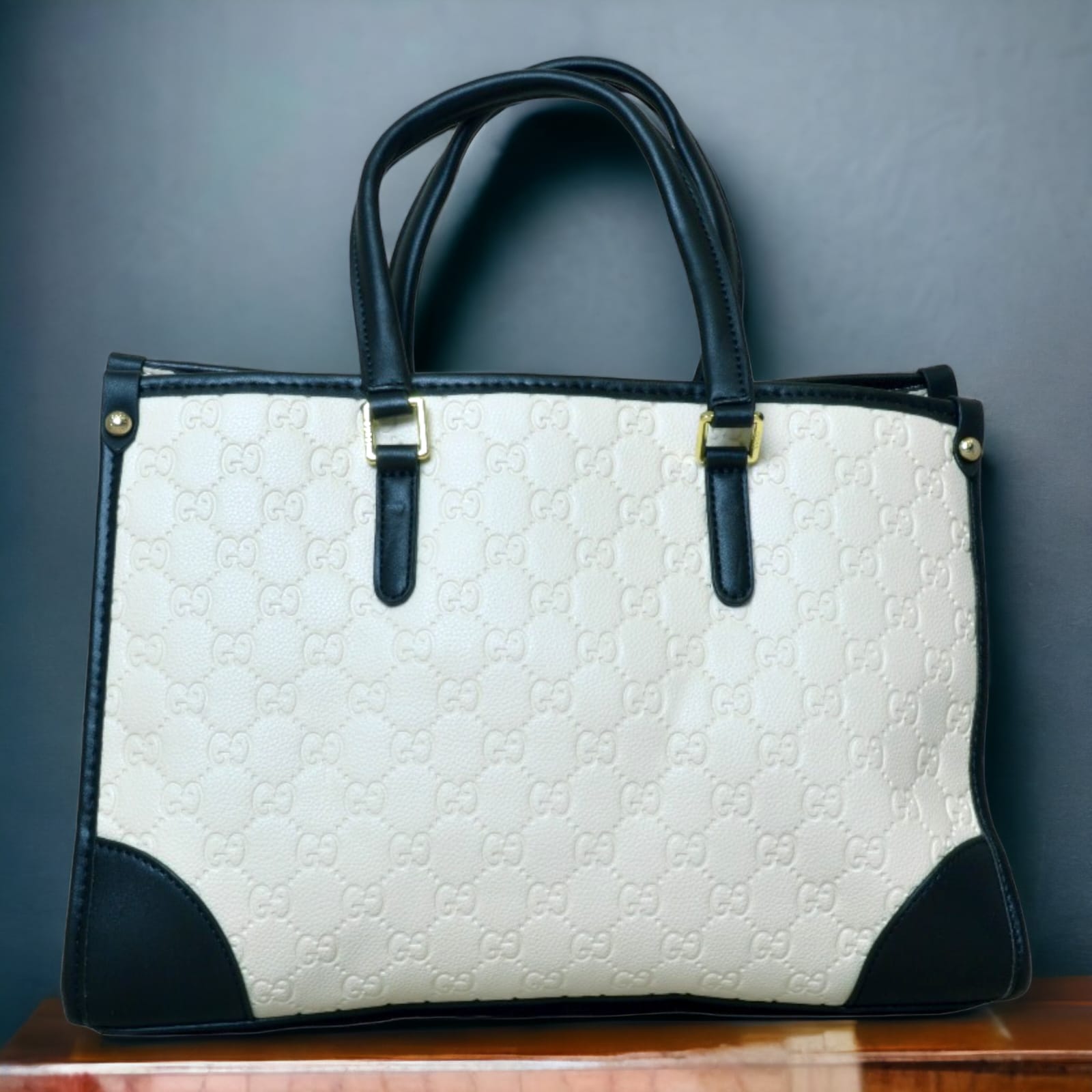 Louis Vuitton women's leather bags - Laxe Online