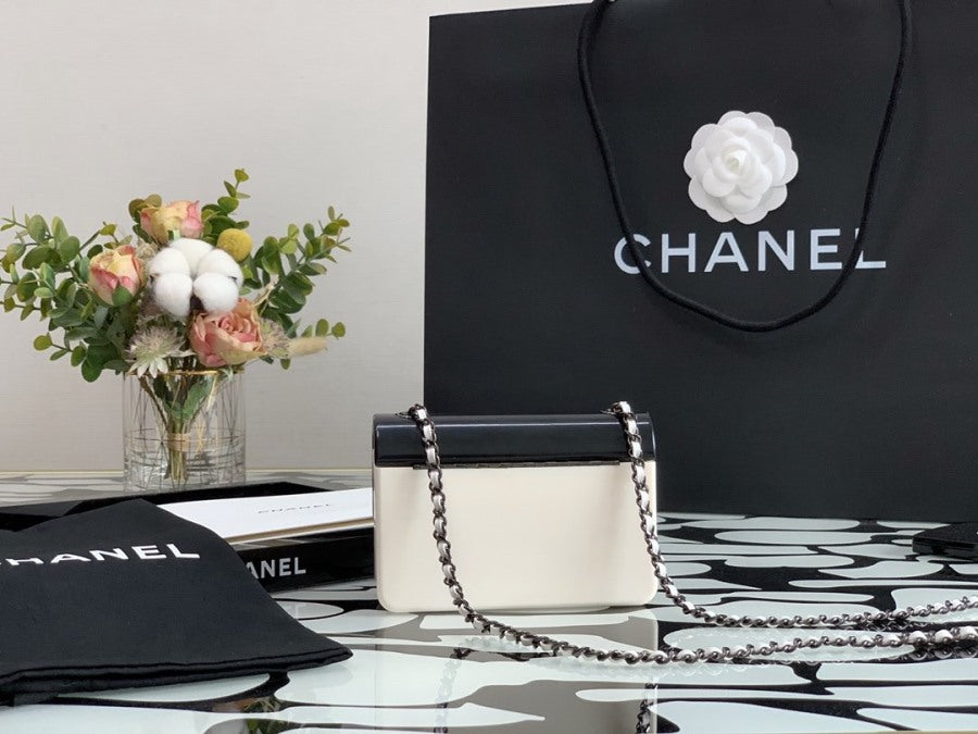 Evening bag made of metal and black from Chanel - Laxe Online