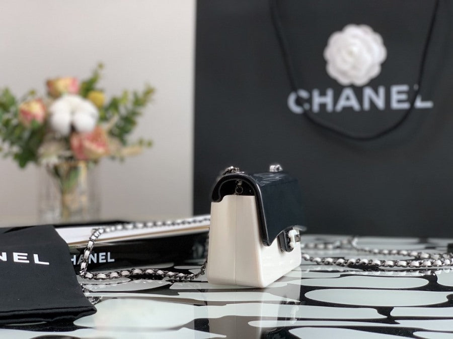 Evening bag made of metal and black from Chanel - Laxe Online