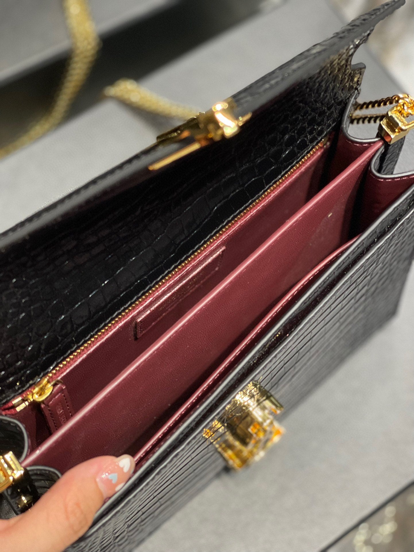 Cassandra bag in crocodile-embossed leather - Laxe Online