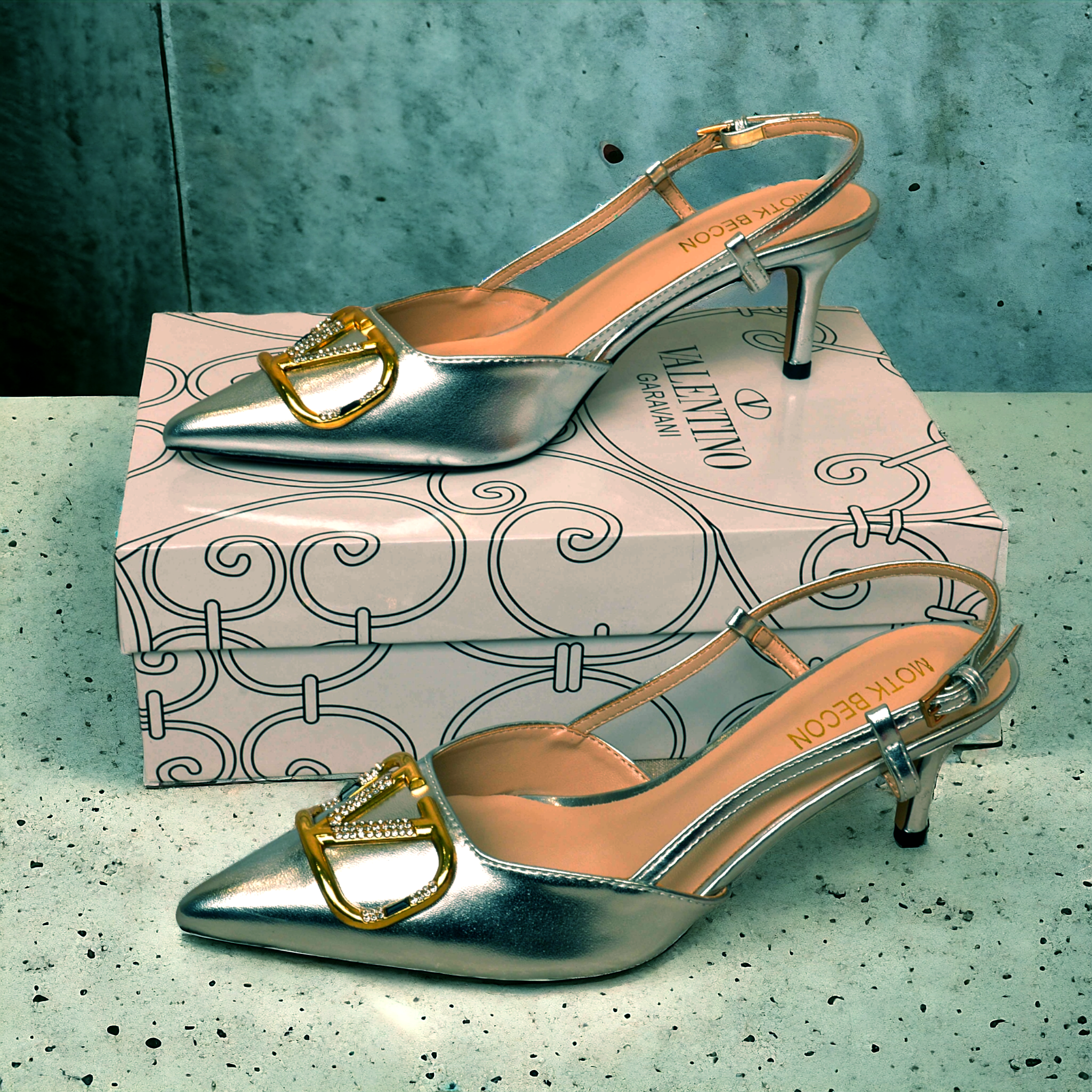 Valentino Vlogo lady shoe No.10 - Laxe Online